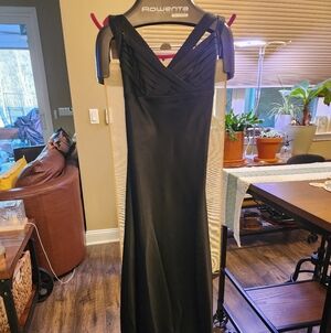 Elegant Black Evening Gown With Train Calvin Klein Size 8